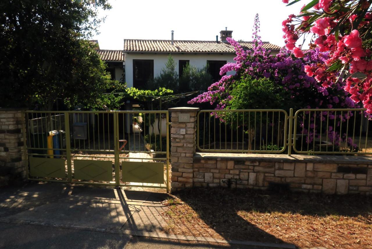 Elda Appartement Pula Buitenkant foto