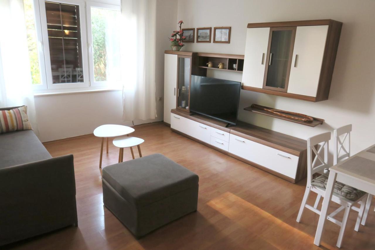 Elda Appartement Pula Buitenkant foto